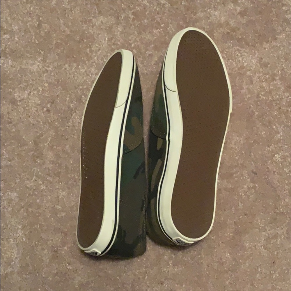Vans - Picture 2 of 4